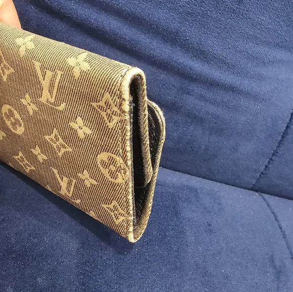 Authentic LOUIS VUITTON Monogram Idylle Multicles 6 Key Case M62992 Navy & Gray - Picture 9 of 13